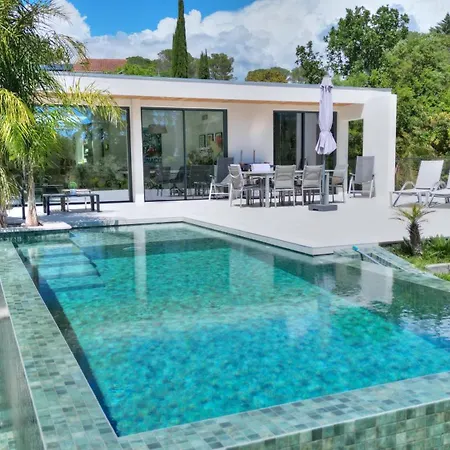 Villa Californienne Grand Standing Avec Piscine Miroir Calme Et Residentiel Borne Ev *