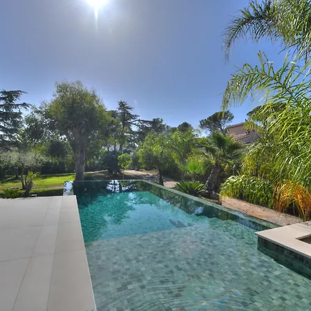 Californienne Grand Standing Avec Piscine Miroir Calme Et Residentiel Borne Ev Villa Saint-Raphael (Var)