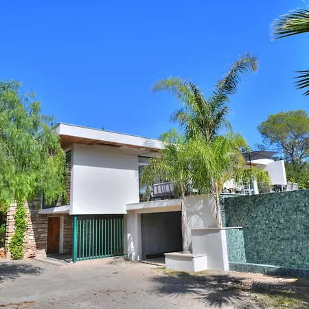 Villa Californienne Grand Standing Avec Piscine Miroir Calme Et Residentiel Borne Ev *