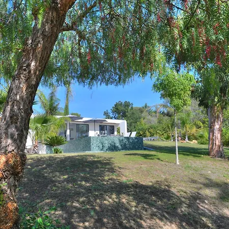 Villa Californienne Grand Standing Avec Piscine Miroir Calme Et Residentiel Borne Ev Saint-Raphael (Var)